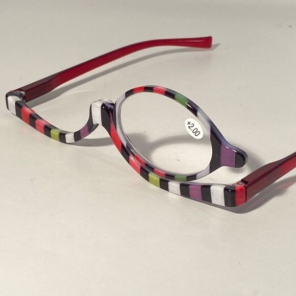 0983 Makeup Cosmetic 2.00 Flip Magnifying Glasses For Precision Application N… - Picture 9 of 10